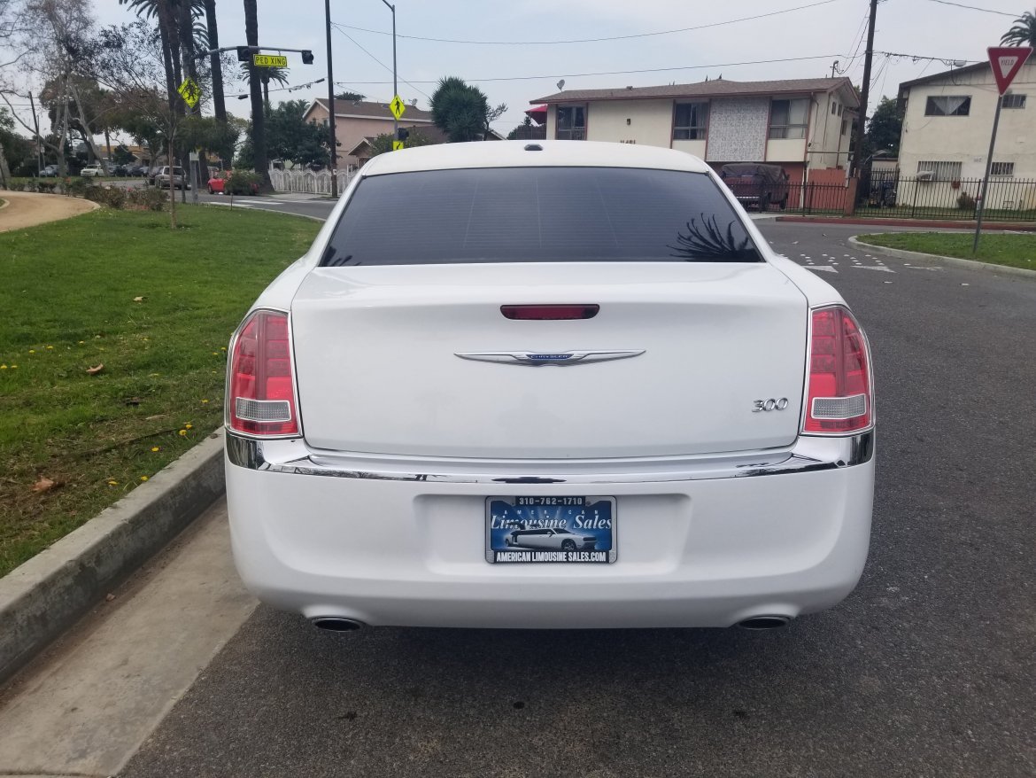 2014 Chrysler 300 Limousine #1276 - Photo 3