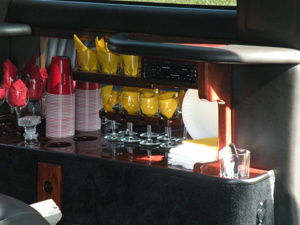 2006 Lincoln stretch Limousine for Sale in Fort Lauderdale, FL - Photo 2