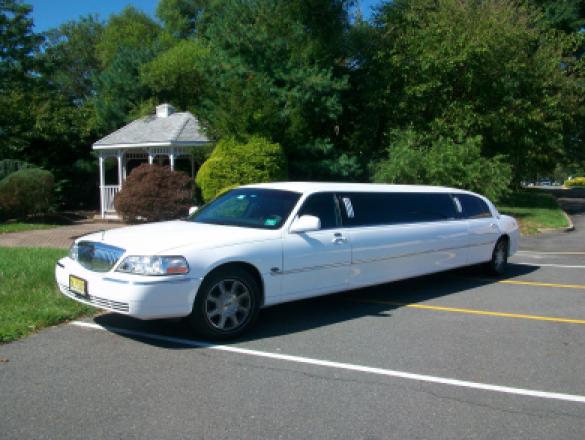 2008 EMPIRE LINCOLN 120" WHITE STRETCH Limousine