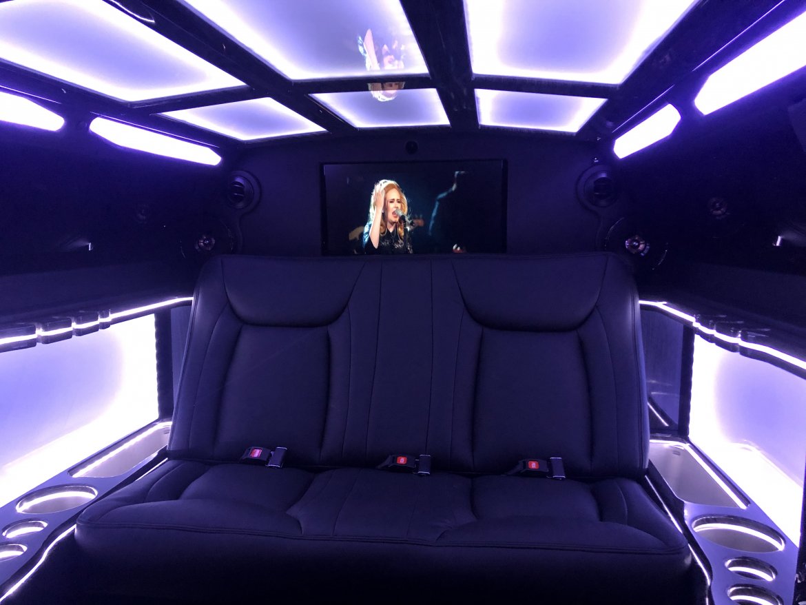 Limousine for Sale in Morganville, NJ - Photo 3