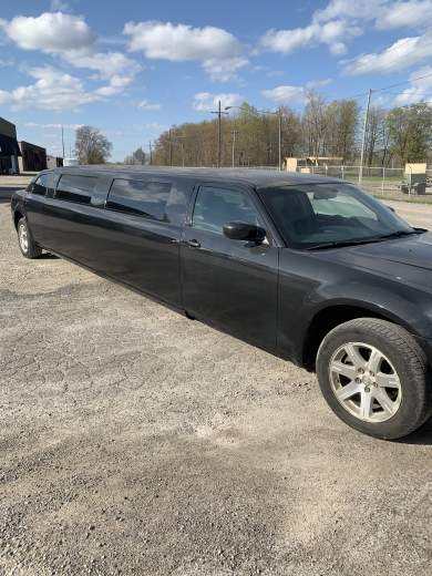 2006 Chrysler 300 Limousine for Sale in Harrison Twp, Michigan, US - Photo 3