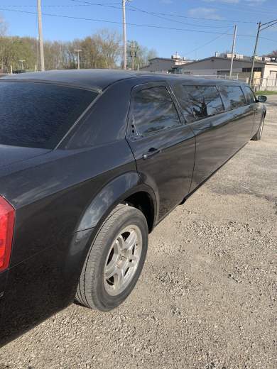 2006 Chrysler 300 Limousine for Sale in Harrison Twp, Michigan, US - Photo 4