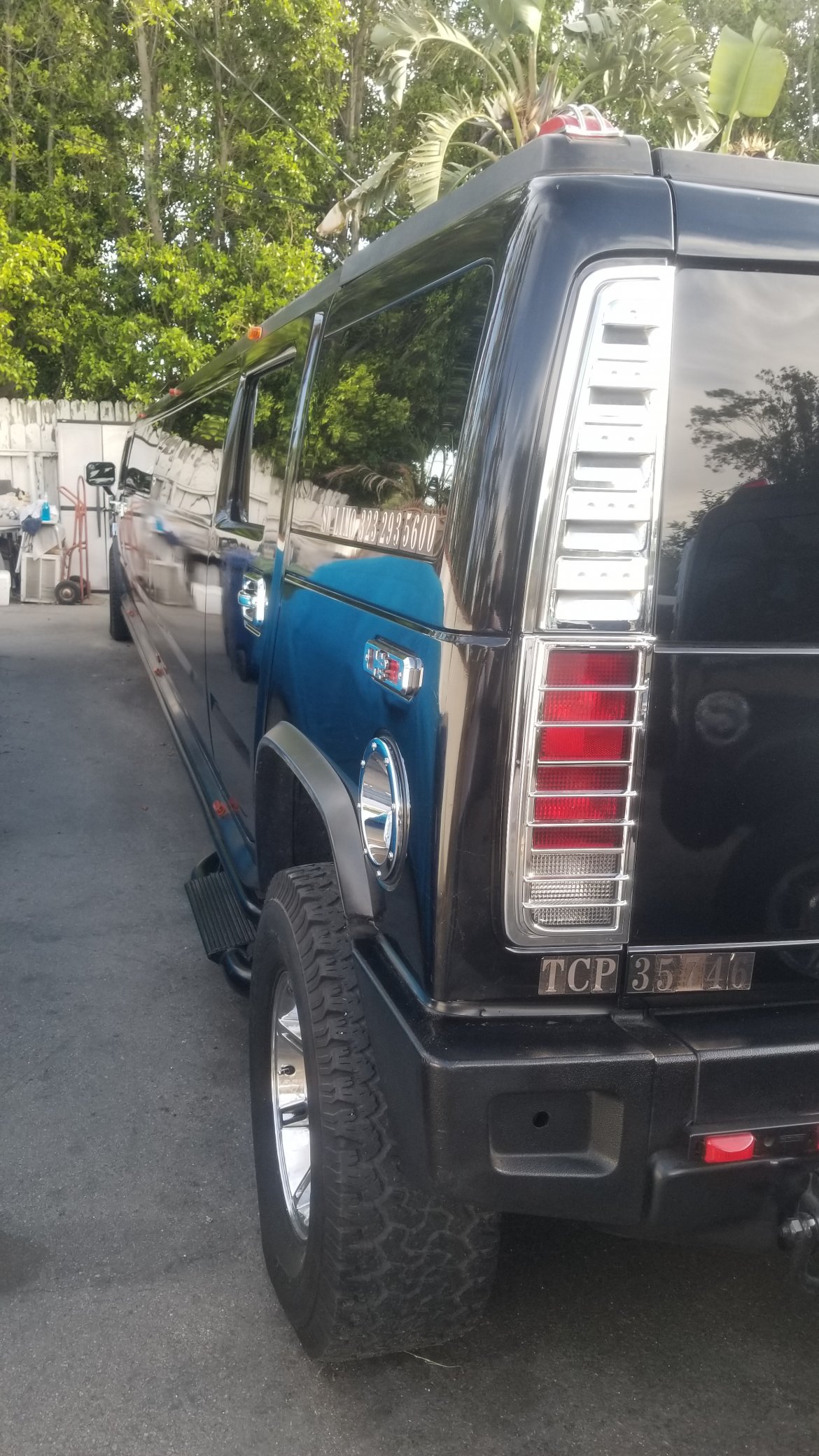 SUV Stretch for Sale in Los Angeles, CA - Photo 12
