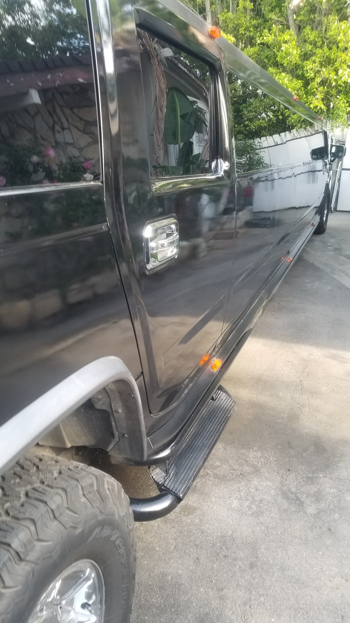 SUV Stretch for Sale in Los Angeles, CA - Photo 10