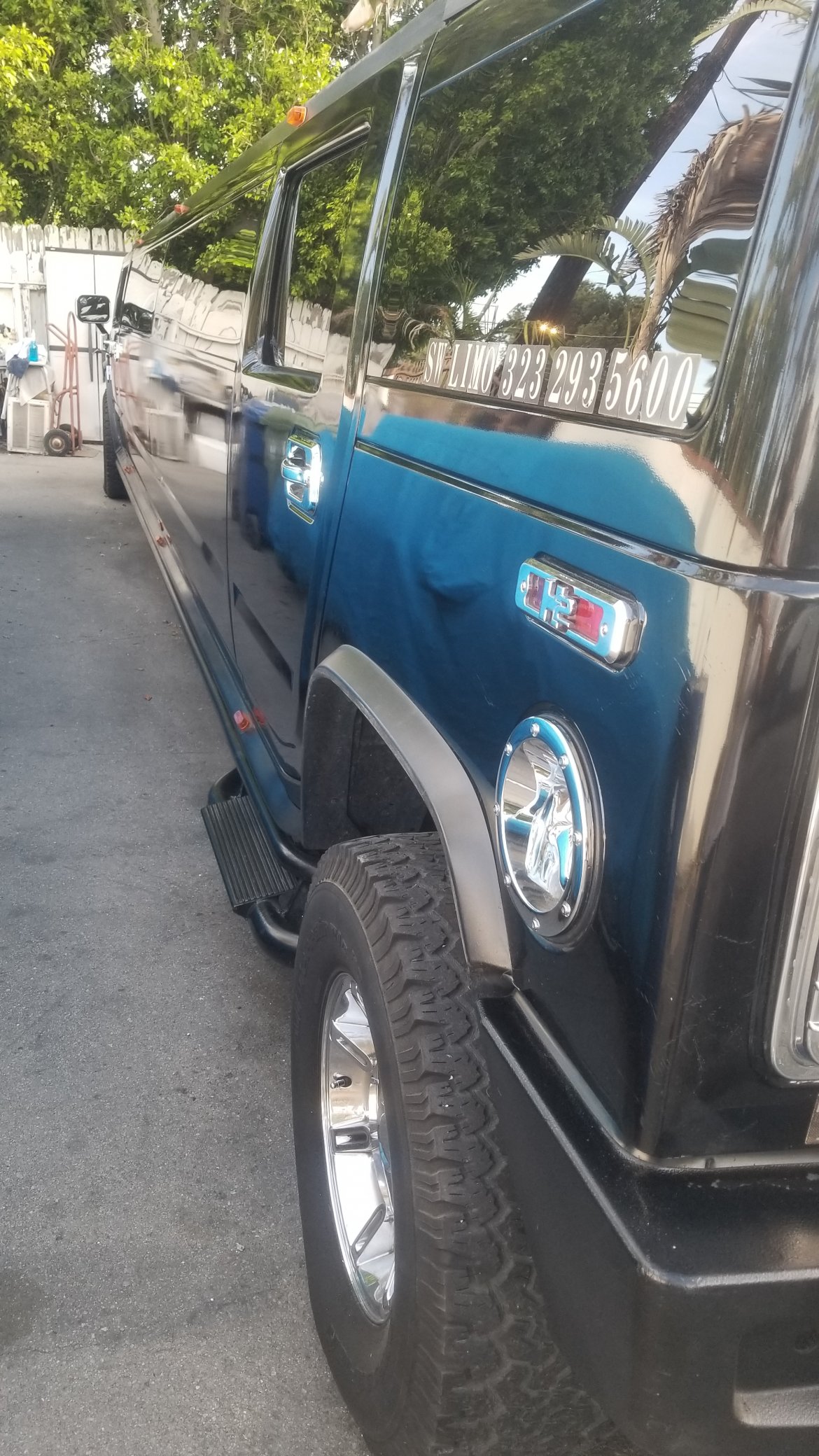 SUV Stretch for Sale in Los Angeles, CA - Photo 14