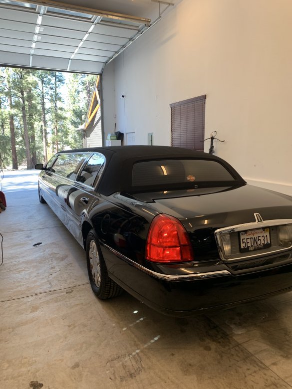2004 Lincoln Krystal Limousine for Sale in Big Bear Lake, CA - Photo 2