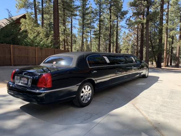 2004 Lincoln Krystal Limousine for Sale in Big Bear Lake, CA - Photo 3