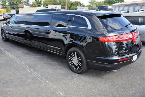 2017 Lincoln MKT Limousine for Sale in Oaklyn, NJ - Photo 3