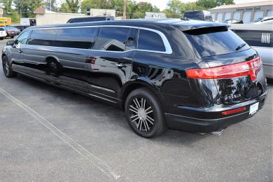 2017 Lincoln MKT Limousine for Sale in Oaklyn, New Jersey, US - Photo 3