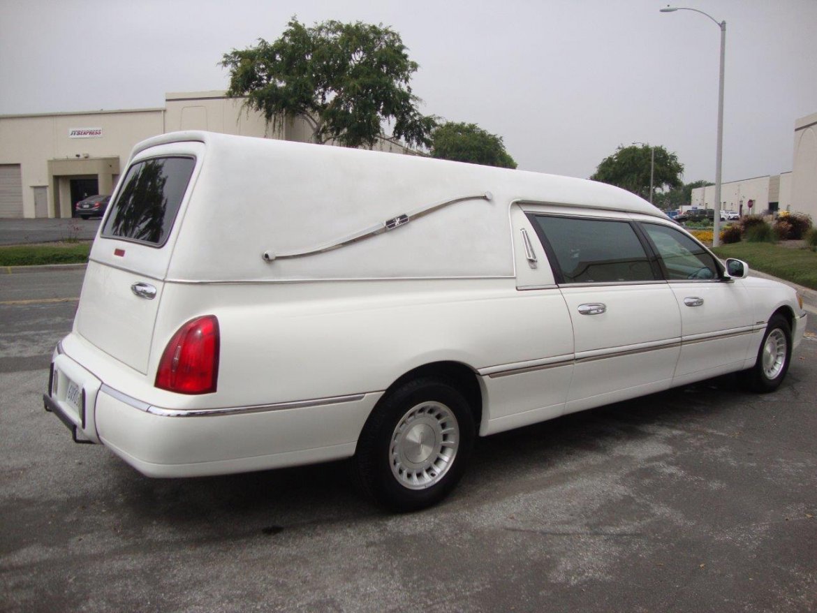 Used 2002 Lincoln Hearse for sale #WS-13400 | We Sell Limos