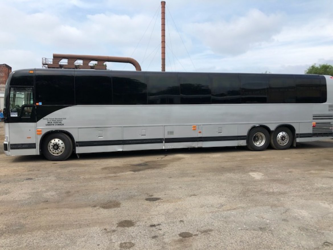 Motorcoach for sale: 2000 Prevost XL2 45" by Prevost