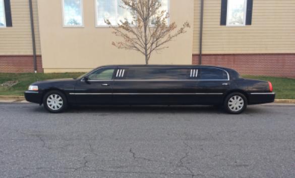 2005 Lincoln Town Car Limousine for Sale in Richmond, VA - Photo 2