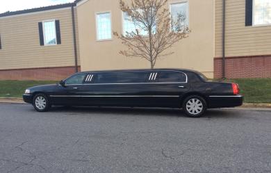 2005 Lincoln Town Car Limousine for Sale in Richmond, Virginia, US - Photo 3