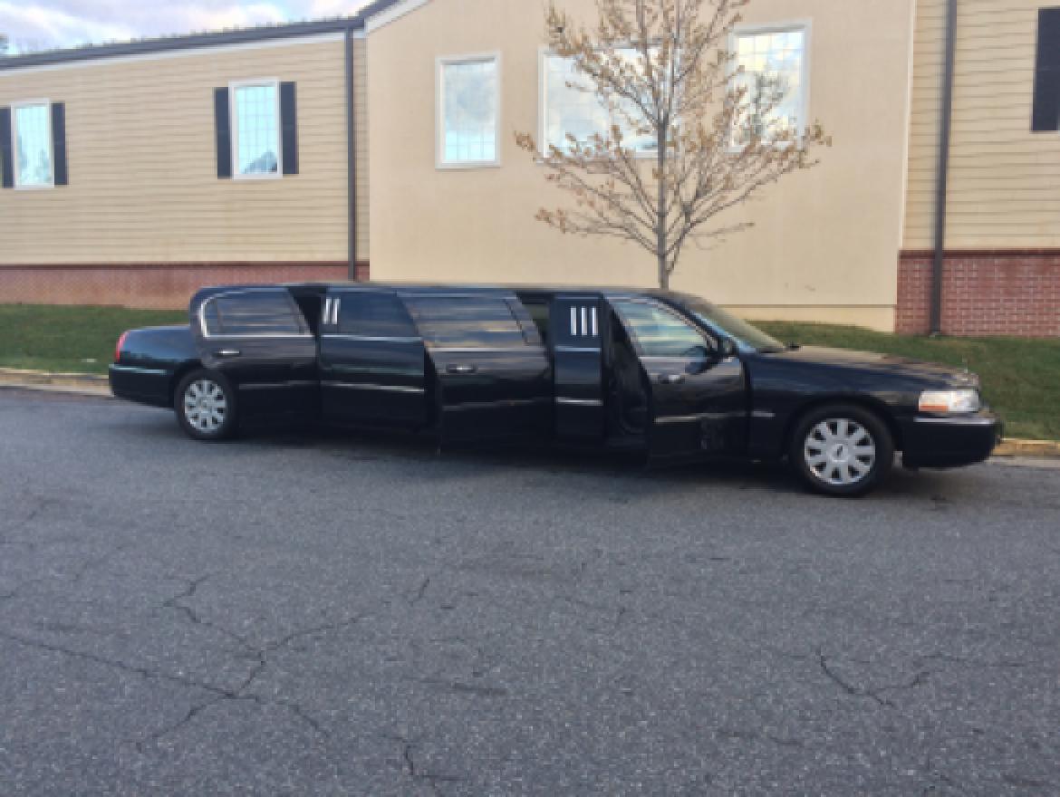 Photo of Limousine for sale: 2005 Lincoln Town Car 100" by Royale