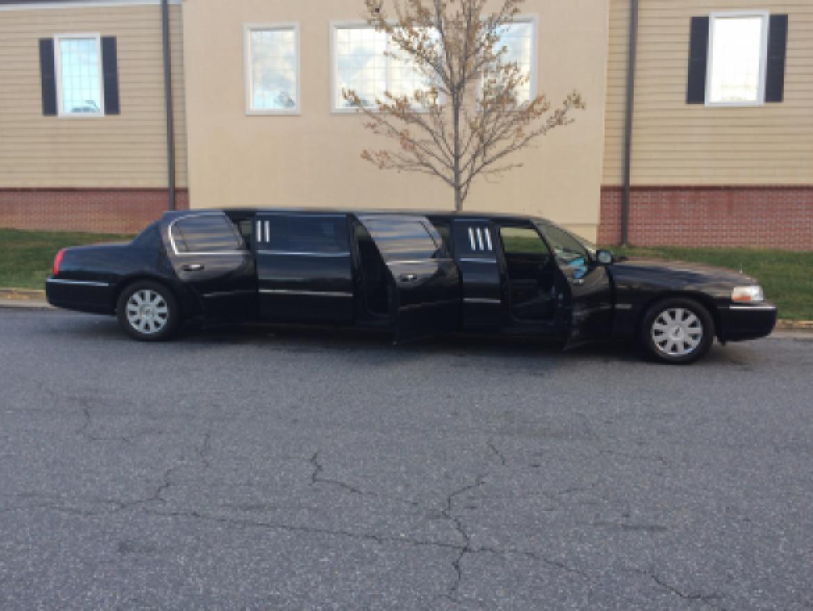 Photo of Limousine for sale: 2005 Lincoln Town Car 100" by Royale