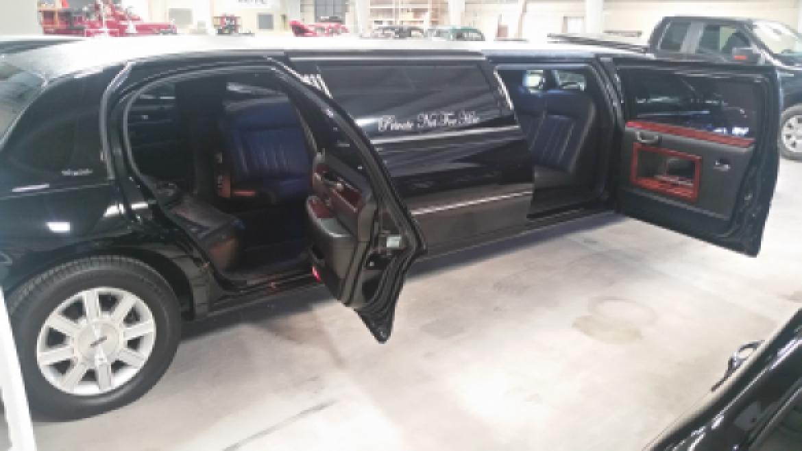 Photo of Limousine for sale: 2008 Lincoln  Town car 120" stretch 5door 120" by De Bryan coachbuilders