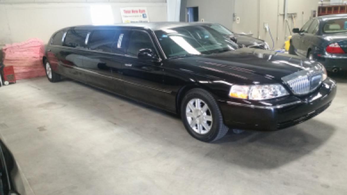 Photo of Limousine for sale: 2008 Lincoln  Town car 120" stretch 5door 120" by De Bryan coachbuilders