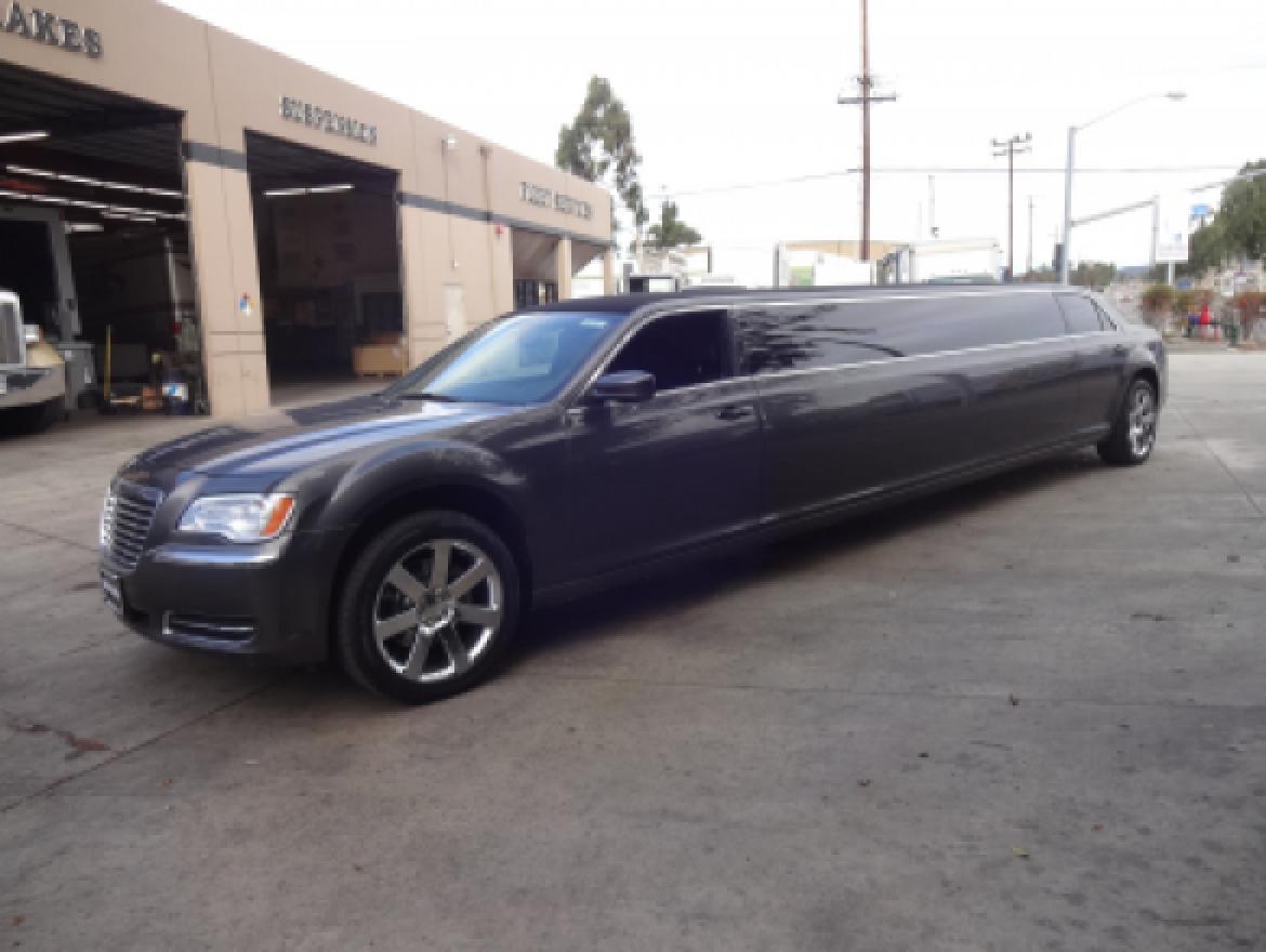 Limousine for sale: 2014 Chrysler 140 Inch 140&quot; by Specialty Conversions