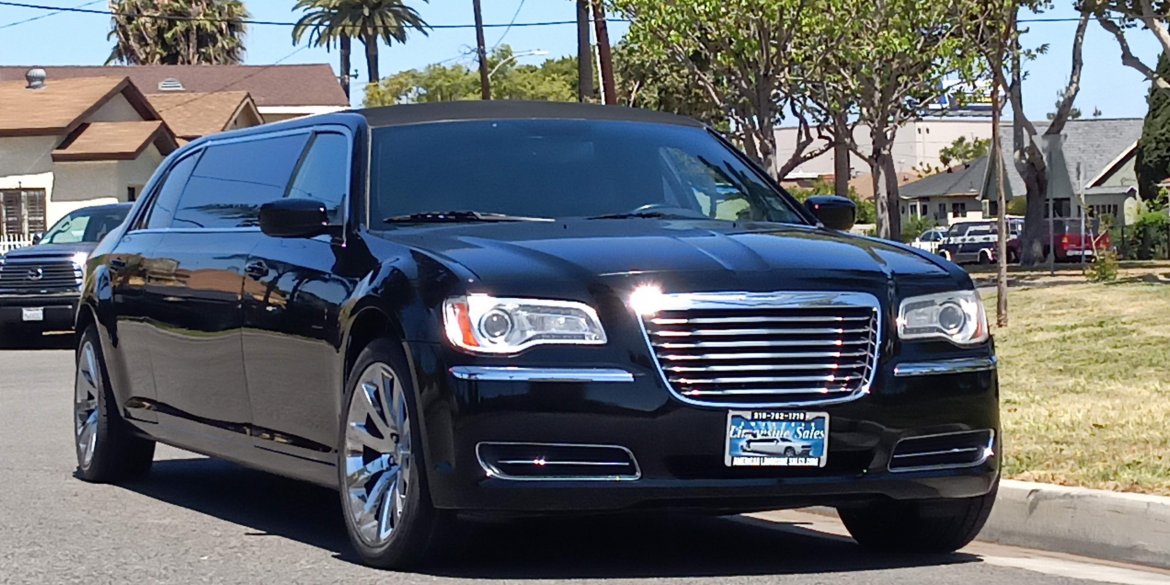 Limousine for sale: 2014 Chrysler 300 70&quot;