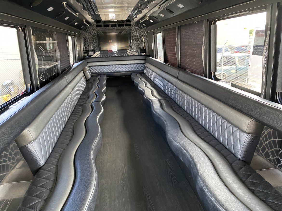 Limo Bus for Sale in Scottsdale, AZ - Photo 19