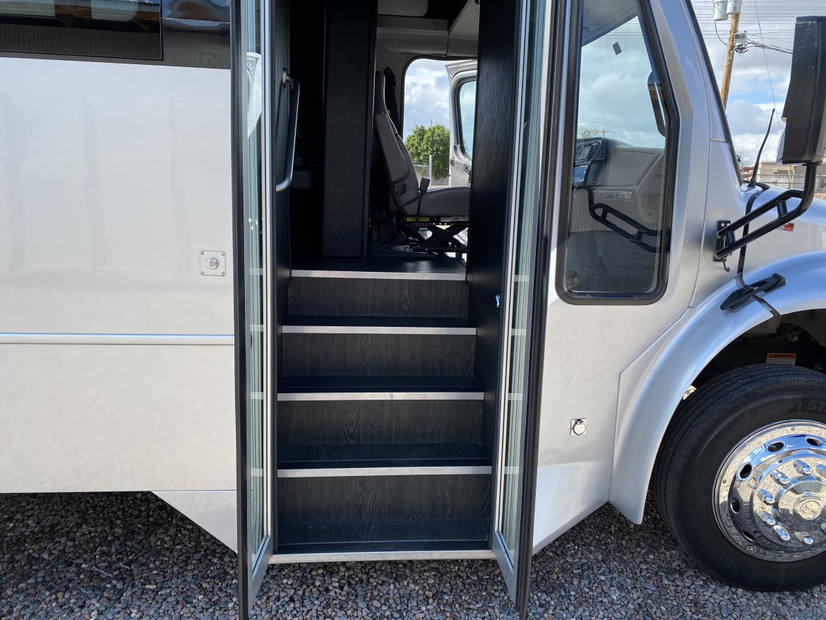 Limo Bus for Sale in Scottsdale, AZ - Photo 14