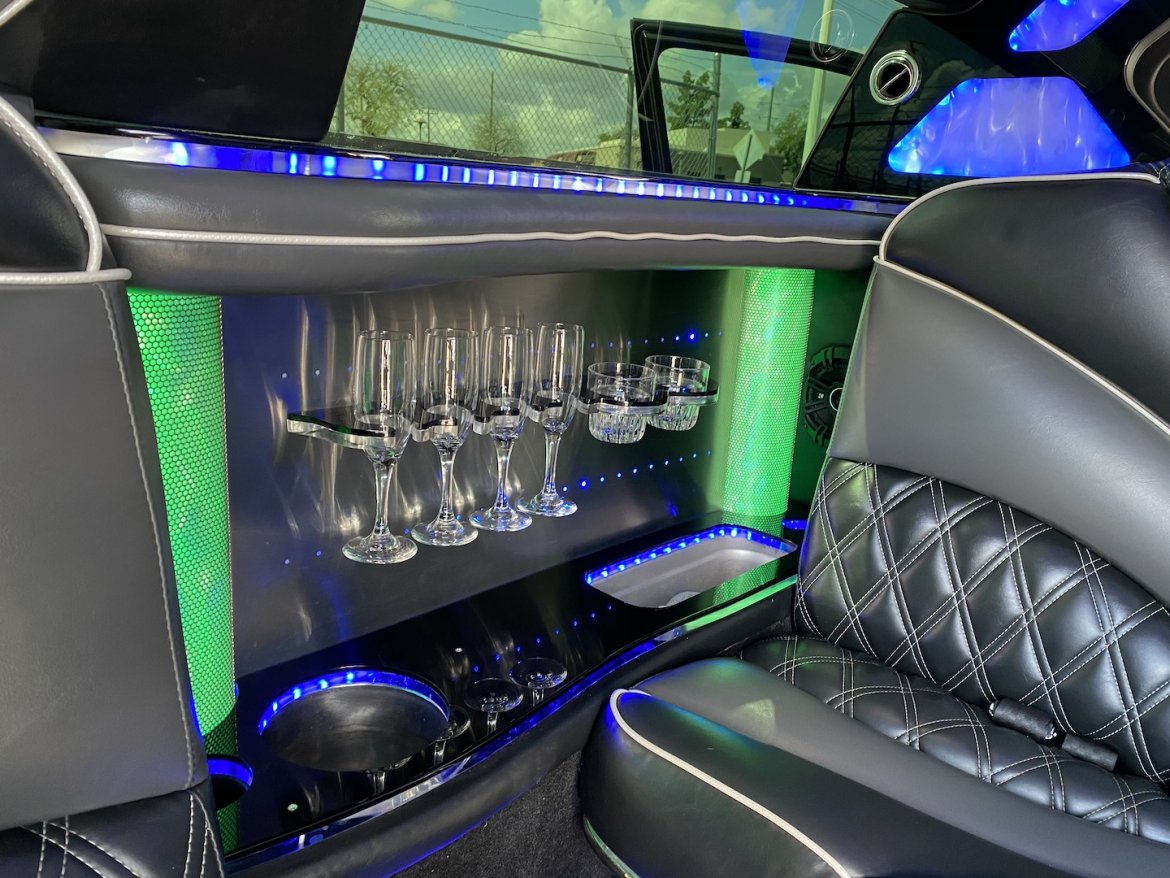 Limousine for Sale in Scottsdale, AZ - Photo 4