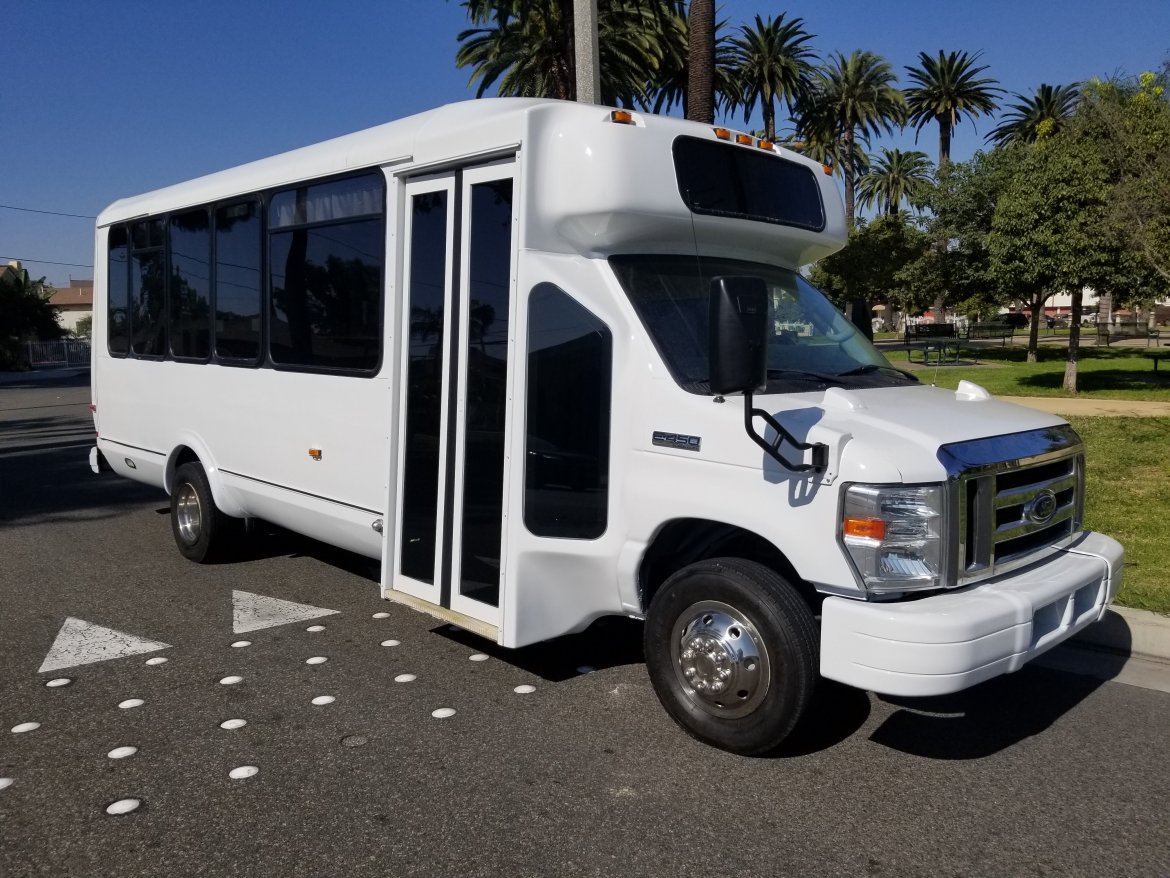 Limo Bus for sale: 2013 Ford E-450