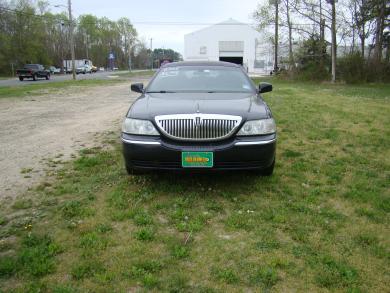 2005 Lincoln  Town Car Royale Limousine for Sale in Egg Harbor City, NJ - Photo 2