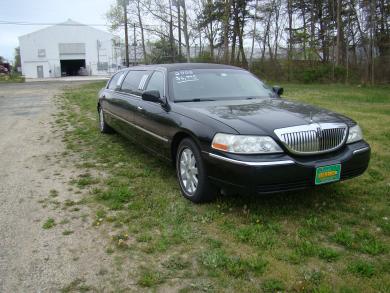 2005 Lincoln  Town Car Royale Limousine for Sale in Egg Harbor City, New Jersey, US - Photo 3