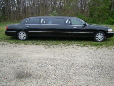2005 Lincoln  Town Car Royale Limousine for Sale in Egg Harbor City, New Jersey, US - Photo 4