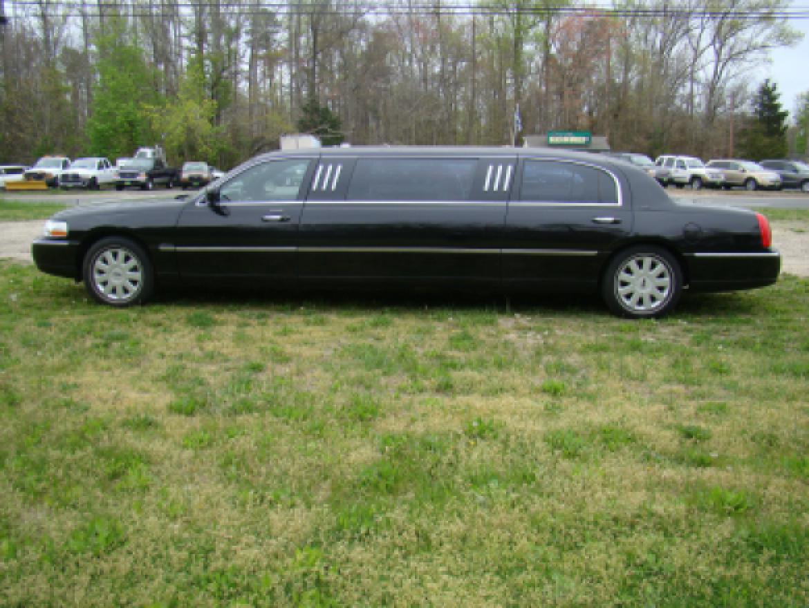 Photo of Limousine for sale: 2005 Lincoln  Town Car Royale