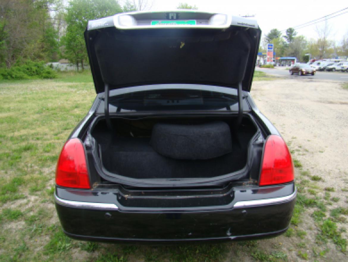 Photo of Limousine for sale: 2005 Lincoln  Town Car Royale