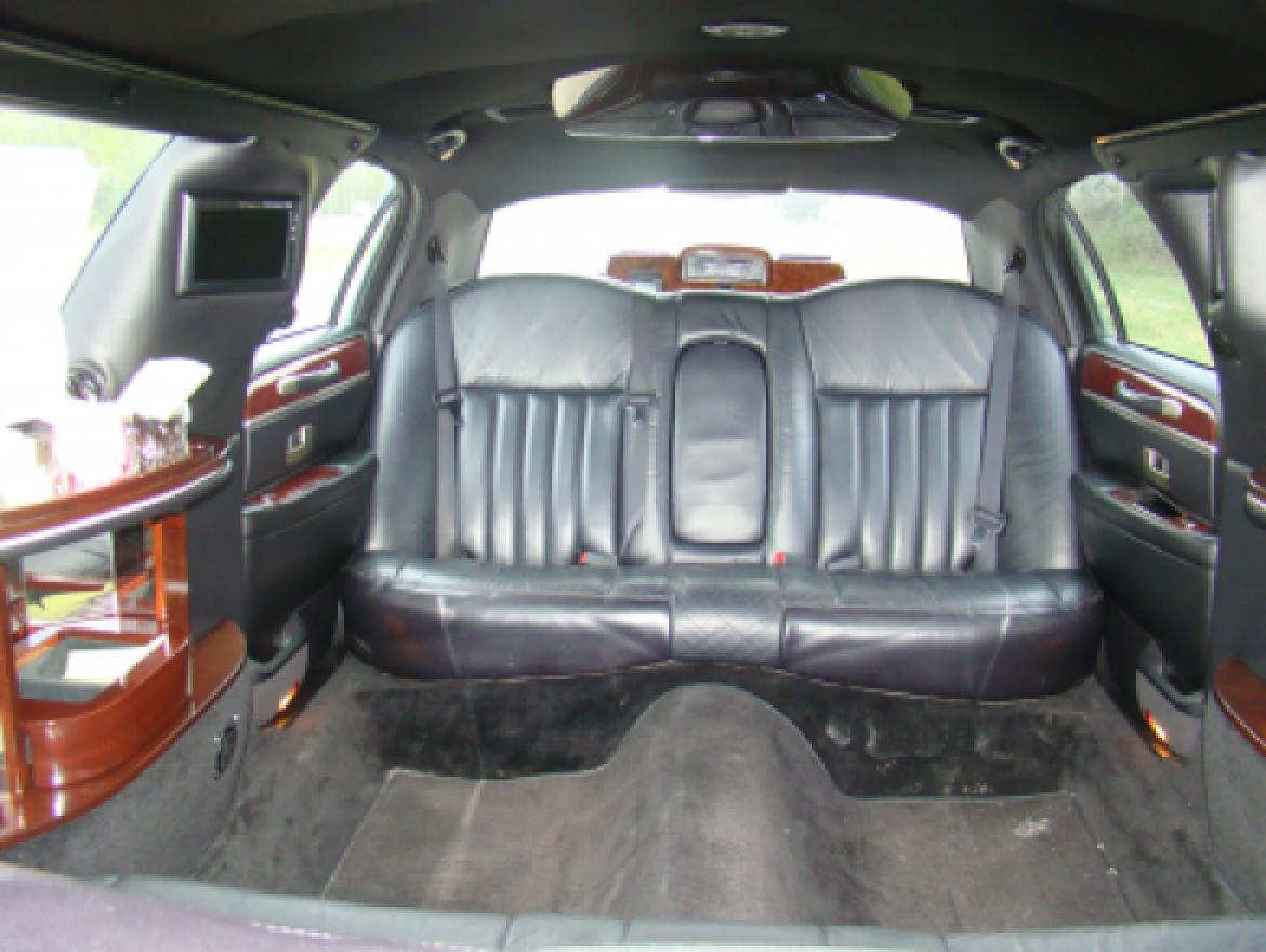 Photo of Limousine for sale: 2005 Lincoln  Town Car Royale