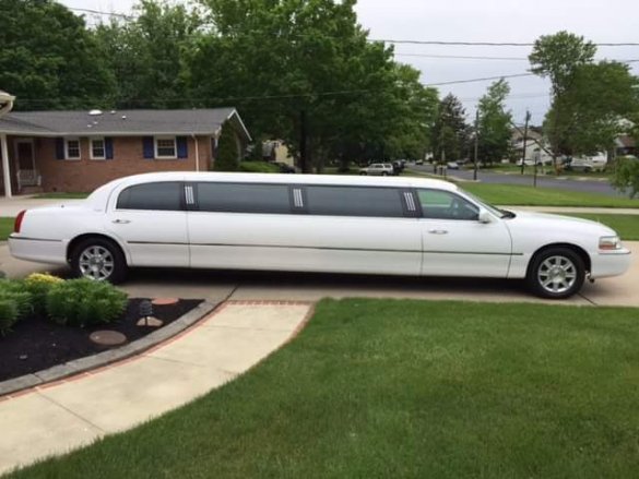 2007 Lincoln Town car Limousine for Sale in Philadelphia, PA - Photo 2