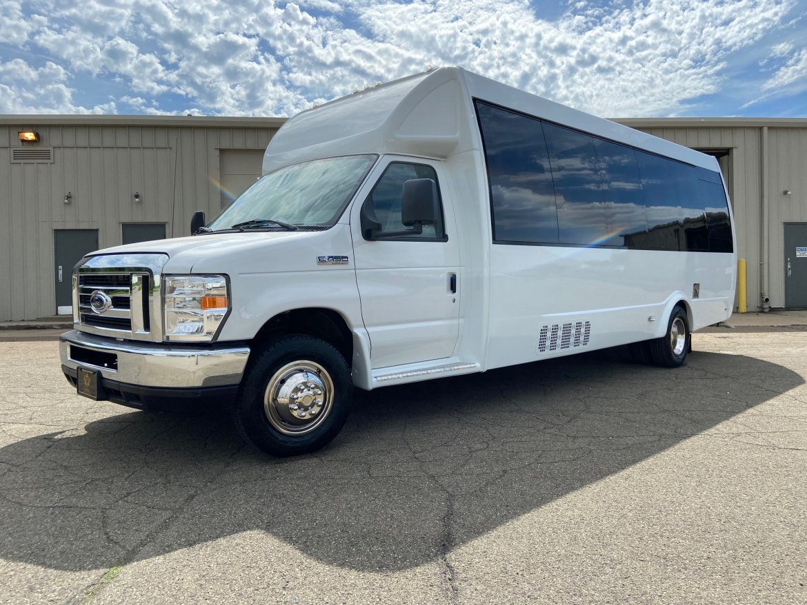 Limo Bus for sale: 2020 Ford E450 27&quot; by GLOBAL MOTOR COACH
