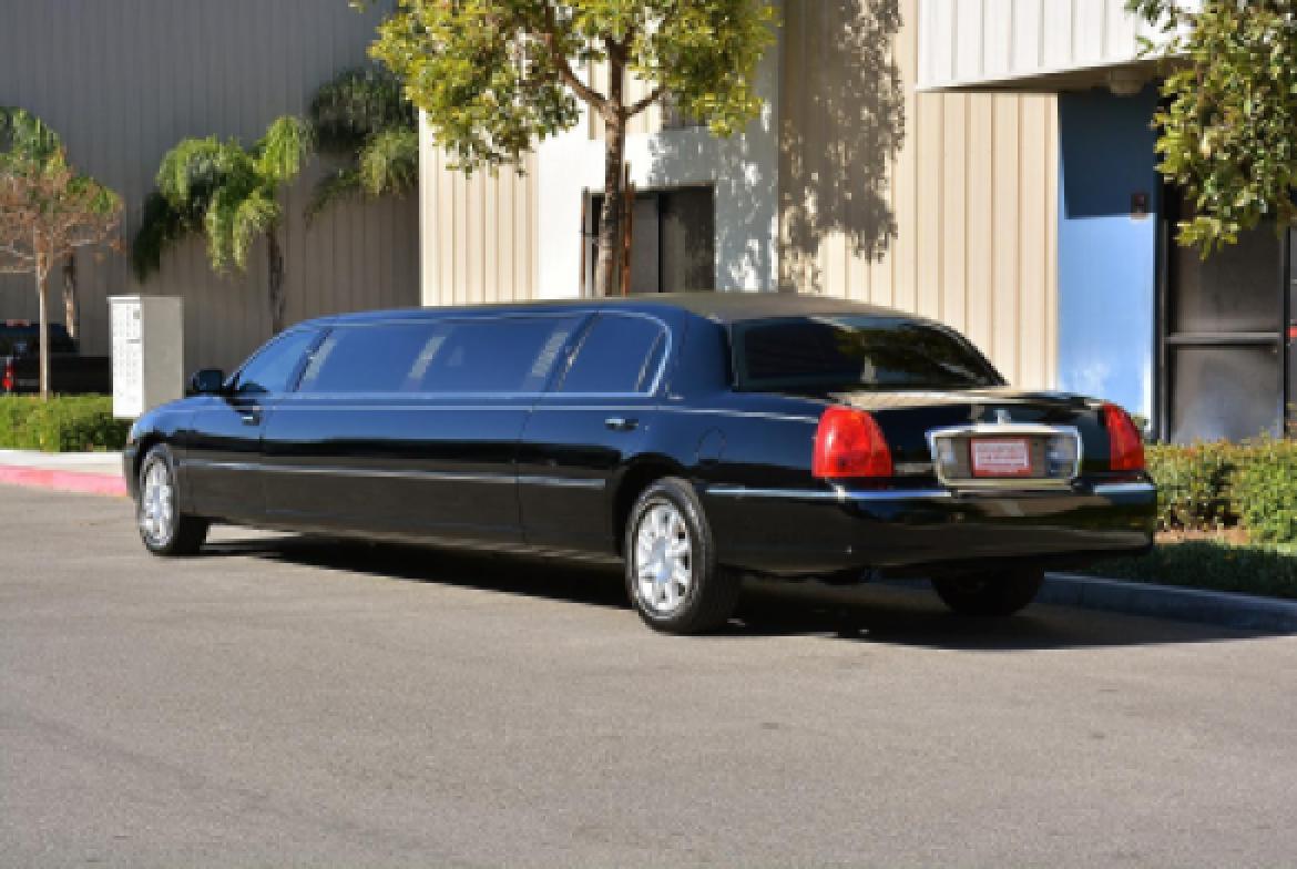 Photo of Limousine for sale: 2007 Lincoln TOWNCAR STRETCH 230&quot;