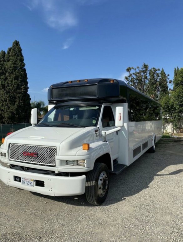 2006 GMC Chevy C5500 Durmax Diesel Limo Bus for Sale in Los Angeles, CA - Main Photo
