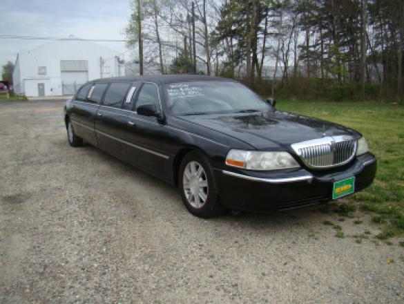 2006 Lincoln  Town Car Executive Limo Limousine