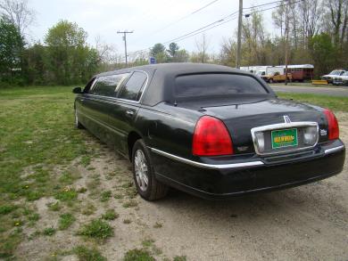 2006 Lincoln  Town Car Executive Limo Limousine