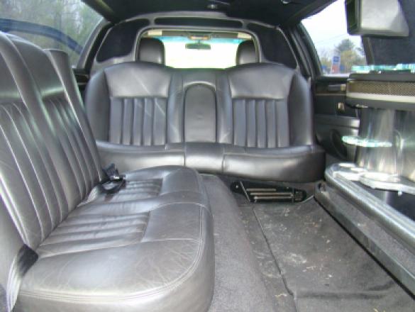 2006 Lincoln  Town Car Executive Limo Limousine