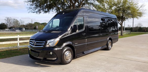 2016 Mercedes-Benz 3500 170" EXT Sprinter for Sale in Houston, TX - Photo 3