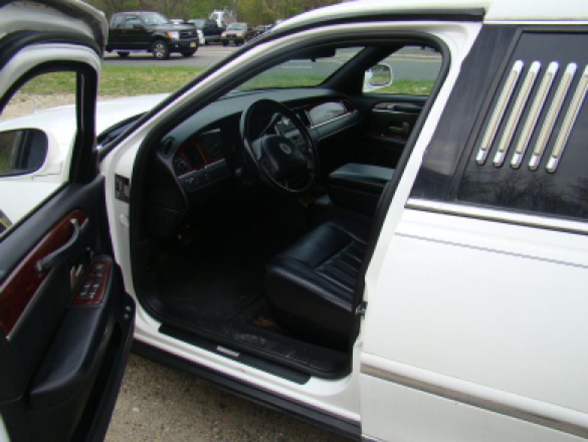 Photo of Limousine for sale: 2004 Lincoln  Town Car Executive Limo