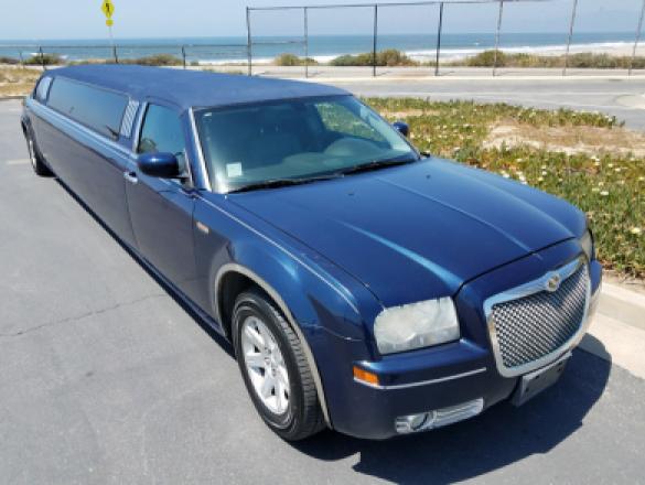 2006 Chrysler 300 Limousine for Sale in Los Angeles, CA - Photo 2