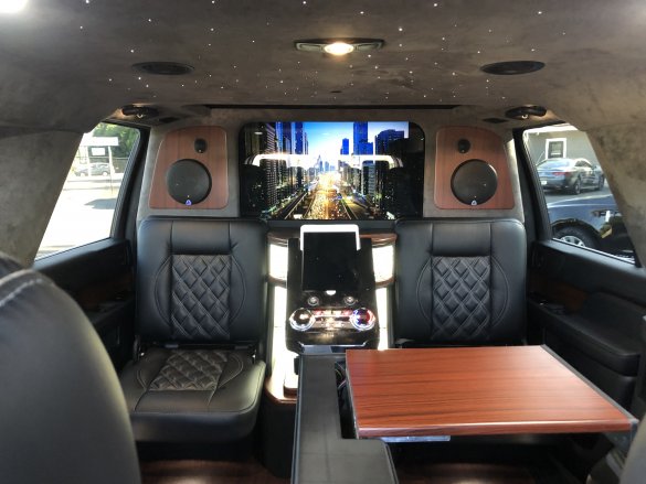 2018 Lincoln Navigator CEO CEO SUV Mobile Office for Sale in Morganville, NJ - Photo 2