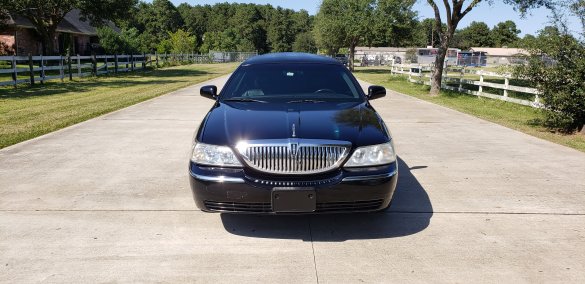 2007 Lincoln Towncar Limousine for Sale in Houston, TX - Photo 2