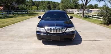 2007 Lincoln Towncar Limousine for Sale in Houston, TX - Photo 2