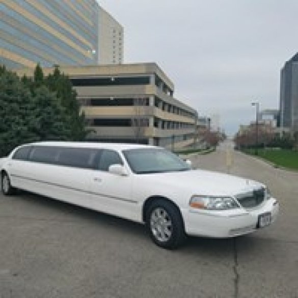 2007 Lincoln Executive Coach Limousine for Sale in Piketon, OH - Main Photo