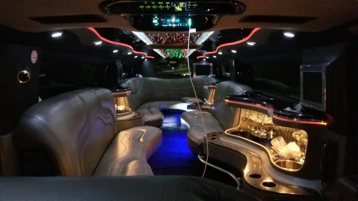 SUV Stretch for Sale in Fairfield, CA - Photo 5