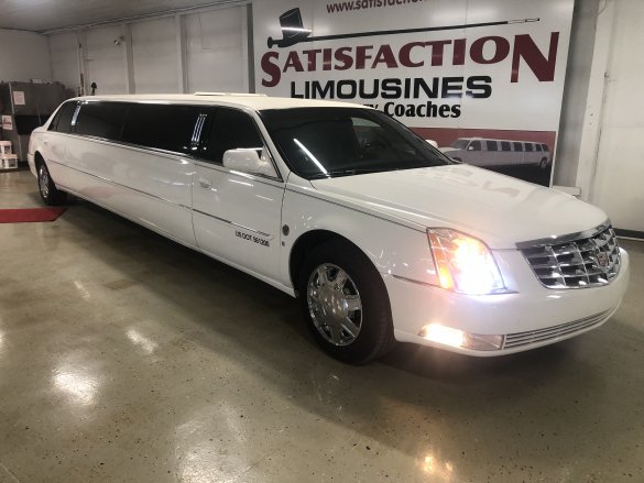 2007 Cadillac DTS Limousine for Sale in Lenox, MI - Photo 2