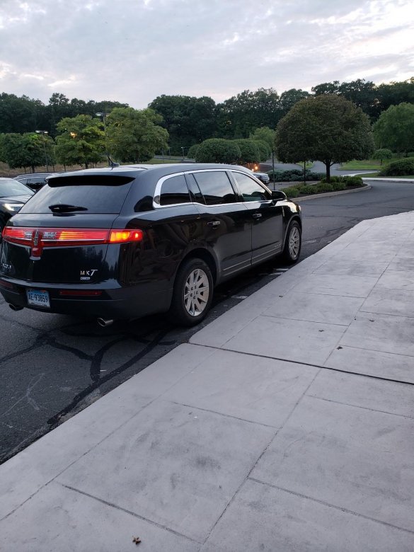 2014 Lincoln MKT SUV for Sale in Milford, CT - Photo 2